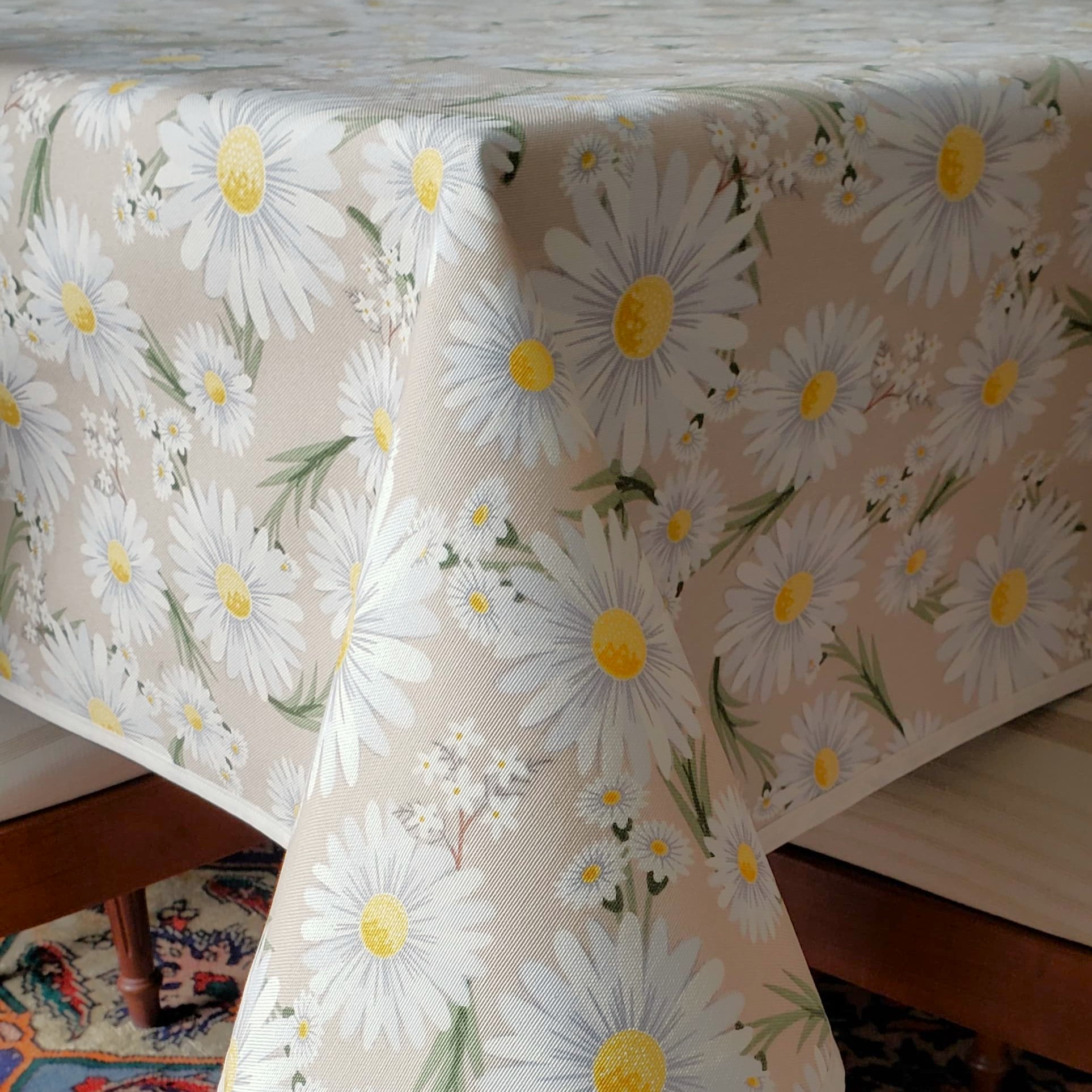 MARGARITAS beige mantel 1,5 x 2,4 m antimanchas