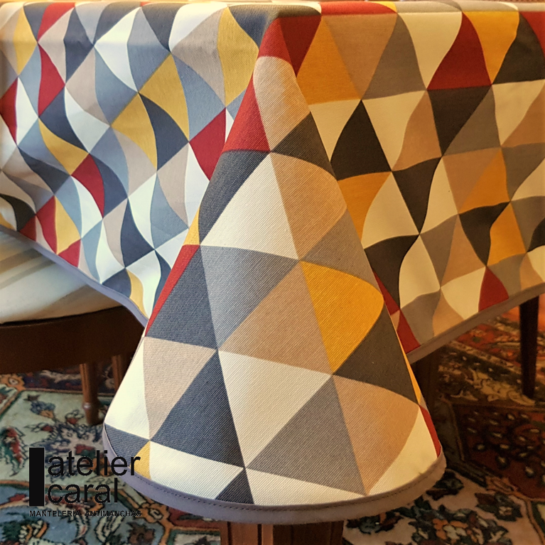 TRIÁNGULOS RETRO rojo mantel 1,5 x 2,4 m antimanchas