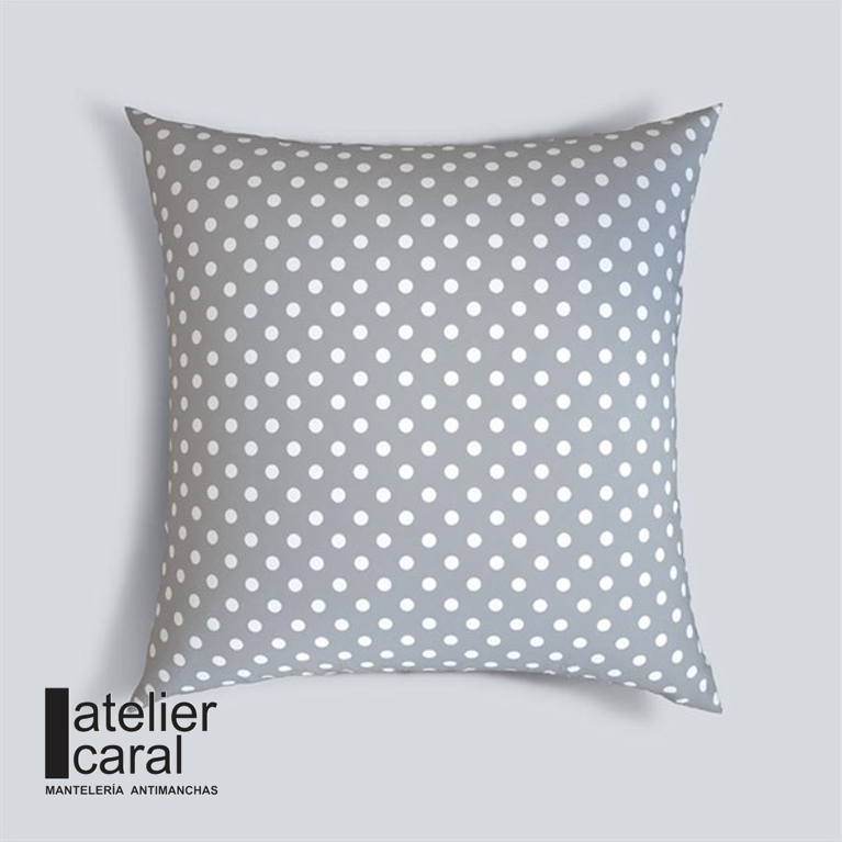 LUNARES<br>GRIS<br>funda antimanchas<br>45 x 45 cm<br>cierre invisible