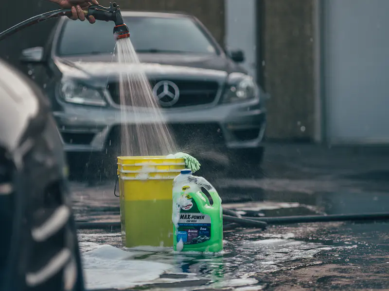 Seleccione las Toallas de Microfibra y el Shampoo Adecuados