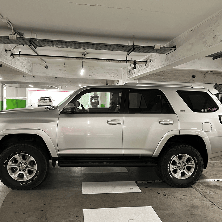 TOYOTA 4RUNNER SR5 4.0  / AÑO 2014 / 167.600KM / 4X4 / AUTOMATICA / BENCINA 4