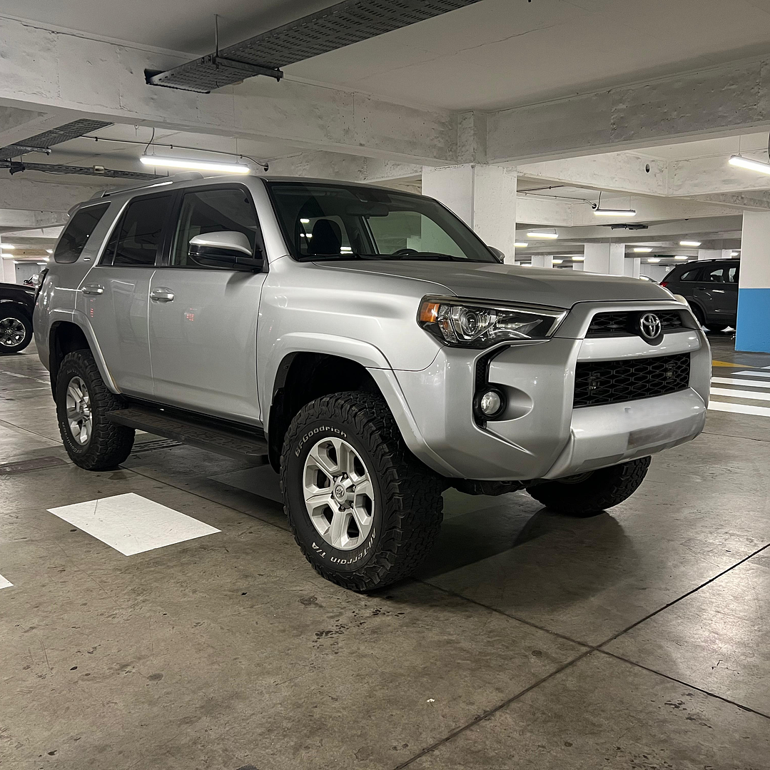 TOYOTA 4RUNNER SR5 4.0  / AÑO 2014 / 167.600KM / 4X4 / AUTOMATICA / BENCINA 1