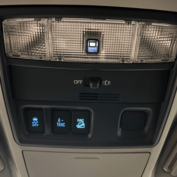 TOYOTA 4RUNNER SR5 4.0  / AÑO 2014 / 167.600KM / 4X4 / AUTOMATICA / BENCINA 15