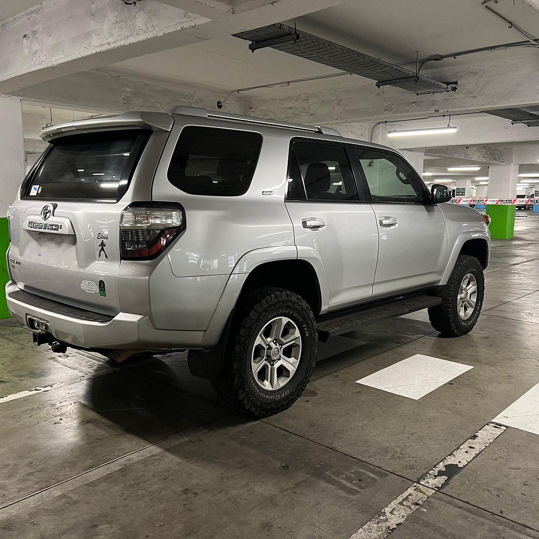 TOYOTA 4RUNNER SR5 4.0  / AÑO 2014 / 167.600KM / 4X4 / AUTOMATICA / BENCINA 6
