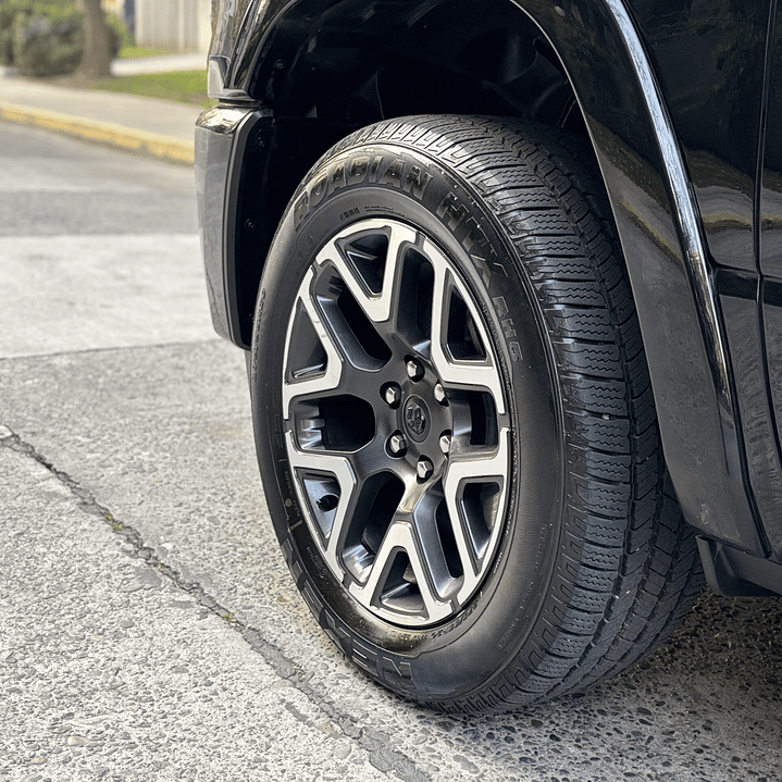 RAM 1500 Laramie 3.0 4WD / AÑO 2025 / 3.798KM / 4X4 / AUTOMATICA / DIESEL 9