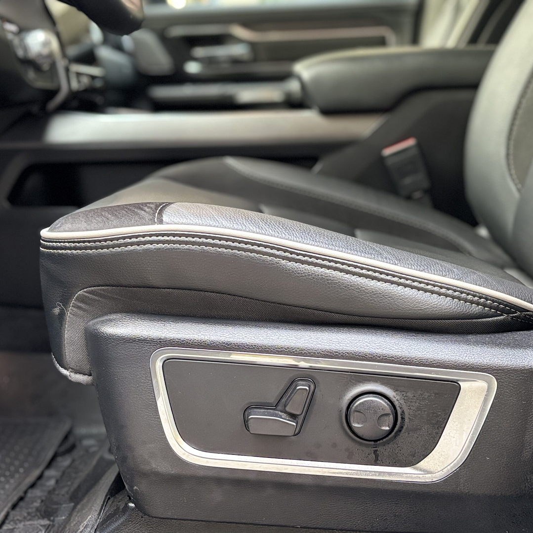 RAM 1500 Laramie 3.0 4WD / AÑO 2025 / 3.798KM / 4X4 / AUTOMATICA / DIESEL 12