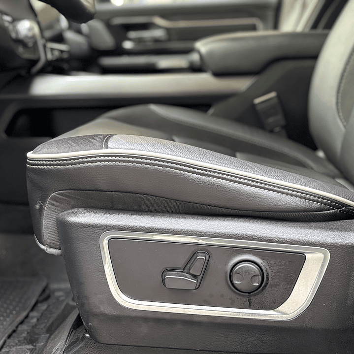 RAM 1500 Laramie 3.0 4WD / AÑO 2025 / 3.798KM / 4X4 / AUTOMATICA / DIESEL 12