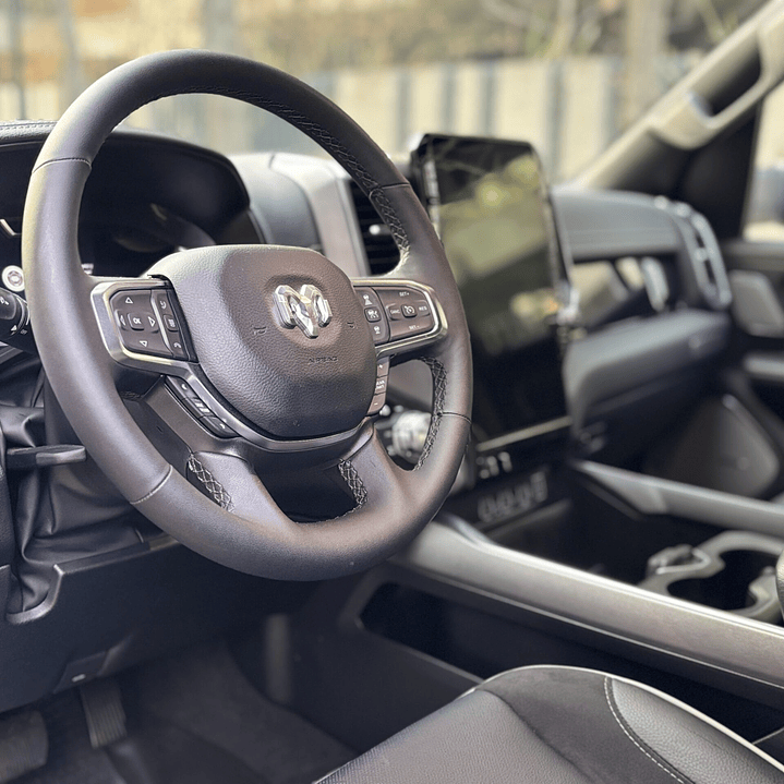 RAM 1500 Laramie 3.0 4WD / AÑO 2025 / 3.798KM / 4X4 / AUTOMATICA / DIESEL 15