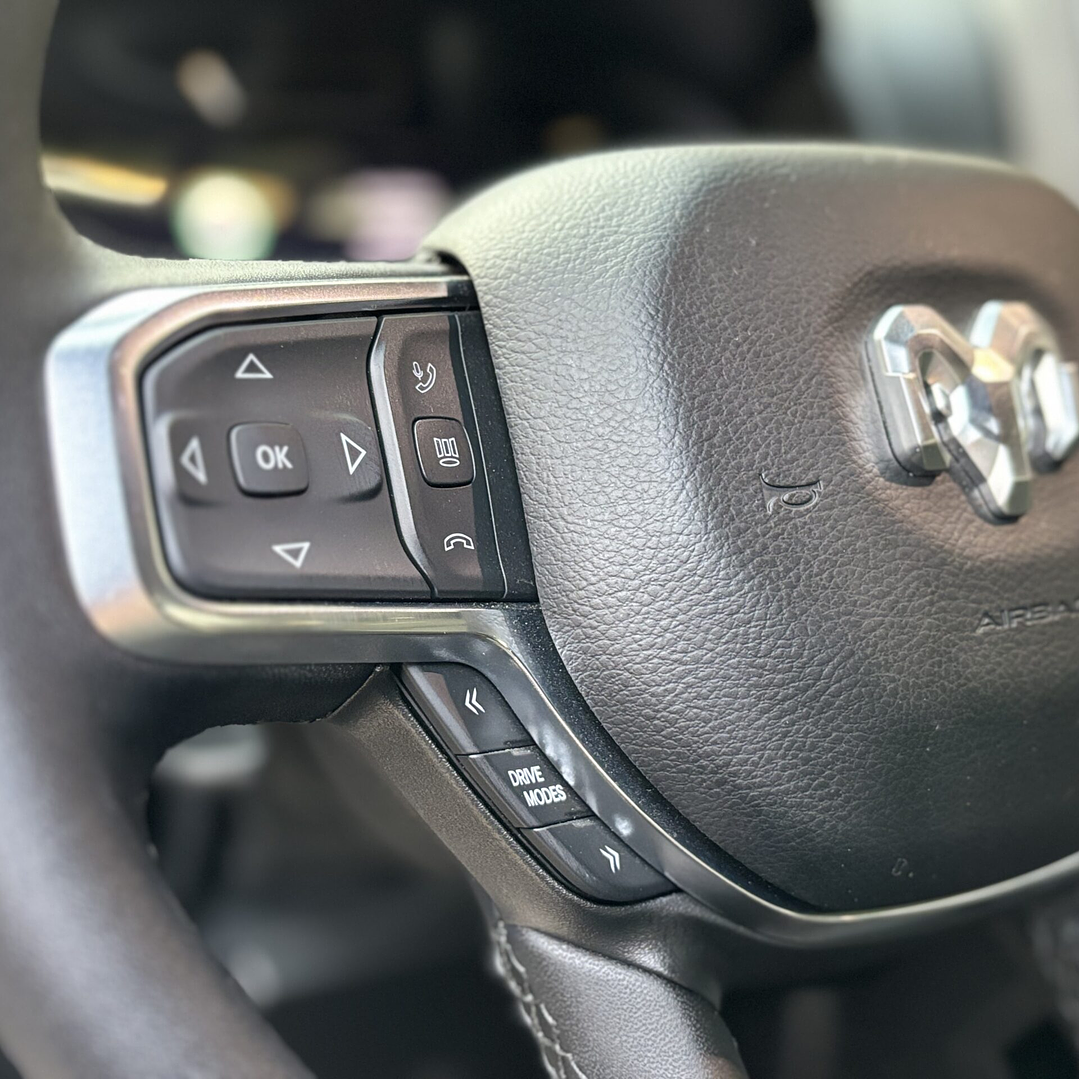 RAM 1500 Laramie 3.0 4WD / AÑO 2025 / 3.798KM / 4X4 / AUTOMATICA / DIESEL 18