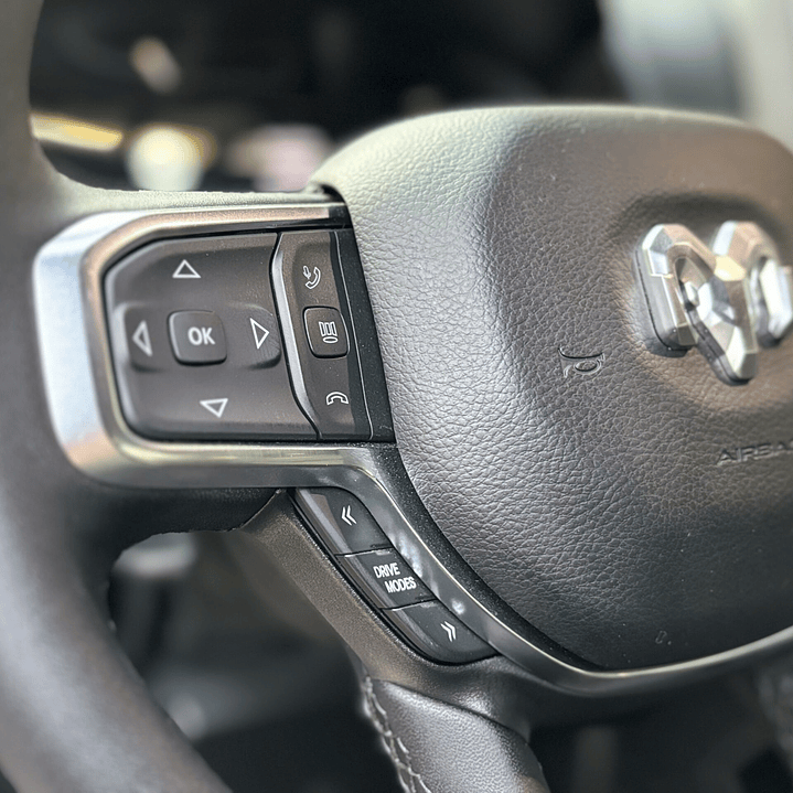 RAM 1500 Laramie 3.0 4WD / AÑO 2025 / 3.798KM / 4X4 / AUTOMATICA / DIESEL 18