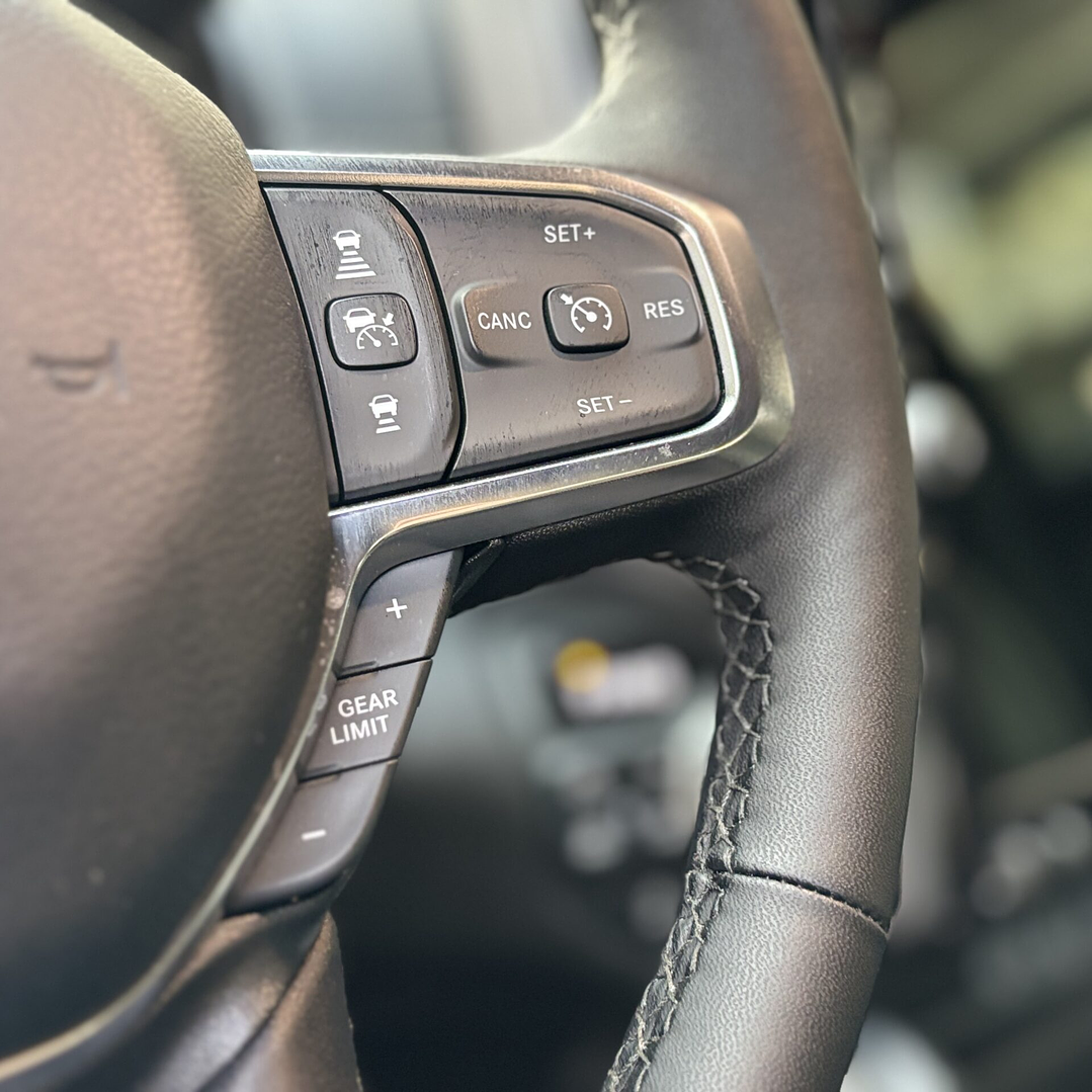 RAM 1500 Laramie 3.0 4WD / AÑO 2025 / 3.798KM / 4X4 / AUTOMATICA / DIESEL 19