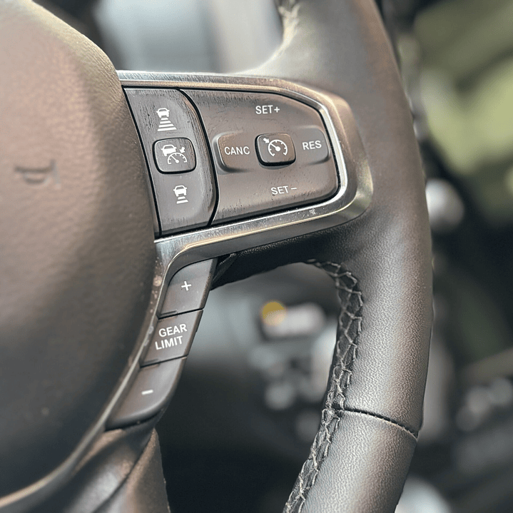 RAM 1500 Laramie 3.0 4WD / AÑO 2025 / 3.798KM / 4X4 / AUTOMATICA / DIESEL 19