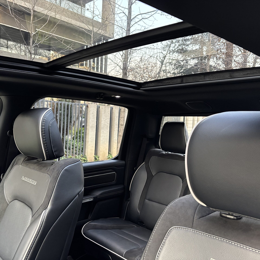 RAM 1500 Laramie 3.0 4WD / AÑO 2025 / 3.798KM / 4X4 / AUTOMATICA / DIESEL 26