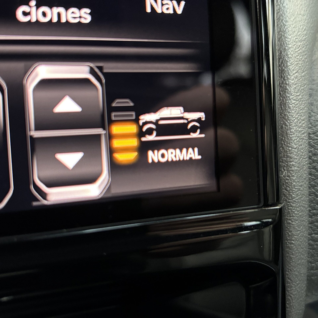 RAM 1500 Laramie 3.0 4WD / AÑO 2025 / 3.798KM / 4X4 / AUTOMATICA / DIESEL 27