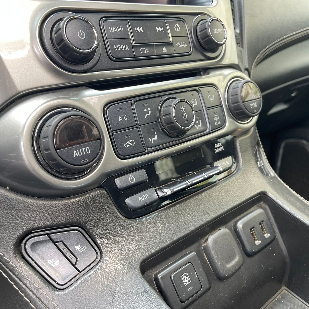 CHEVROLET SUBURBAN LT / AÑO 2019 / 105.000KM / 4X4 / AUTOMATICA / BENCINA 8