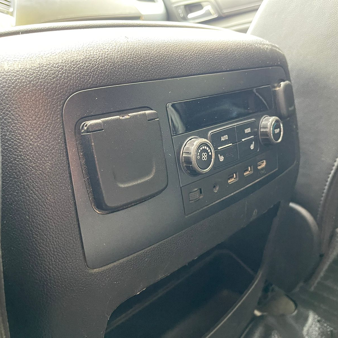 CHEVROLET SUBURBAN LT / AÑO 2019 / 105.000KM / 4X4 / AUTOMATICA / BENCINA 13