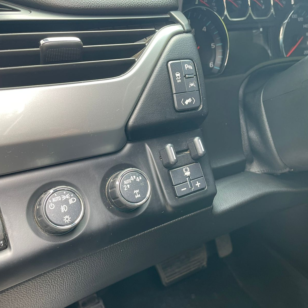 CHEVROLET SUBURBAN LT / AÑO 2019 / 105.000KM / 4X4 / AUTOMATICA / BENCINA 23