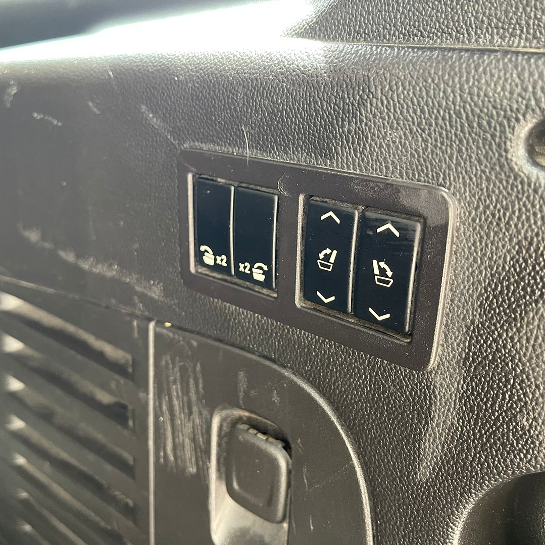 CHEVROLET SUBURBAN LT / AÑO 2019 / 105.000KM / 4X4 / AUTOMATICA / BENCINA 30