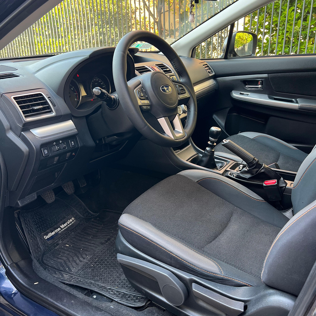 SUBARU XV 2.0 / AÑO 2016 / 105.000KM / AWD / MECANICO / BENCINA 17