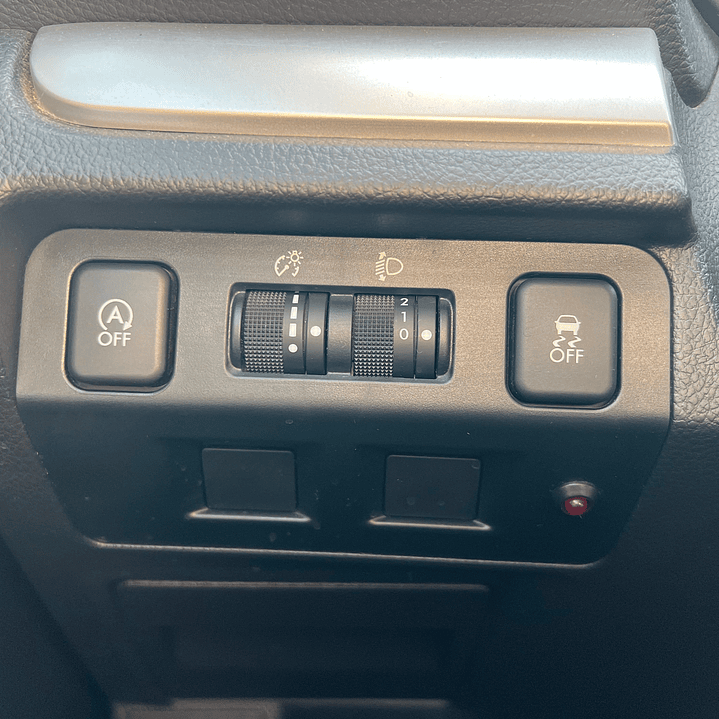 SUBARU XV 2.0 / AÑO 2016 / 105.000KM / AWD / MECANICO / BENCINA 19