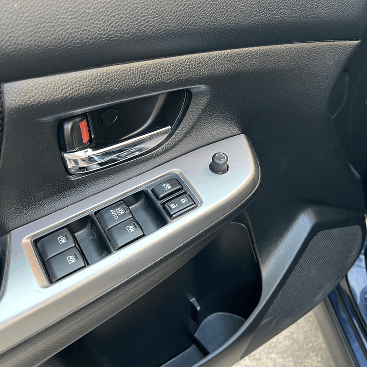 SUBARU XV 2.0 / AÑO 2016 / 105.000KM / AWD / MECANICO / BENCINA 22