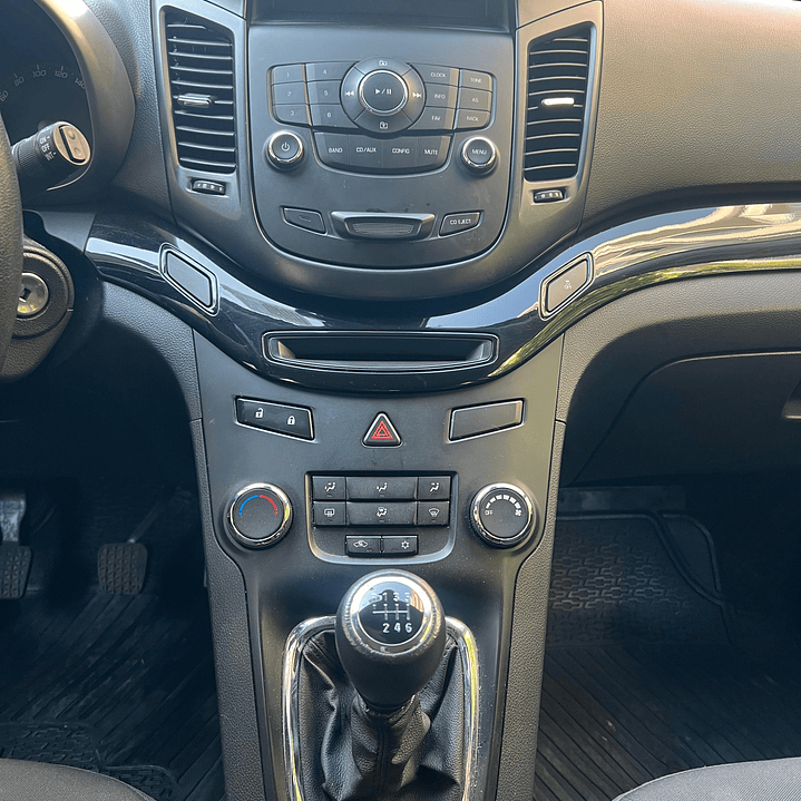 CHEVROLET ORLANDO / AÑO 2017 / 66.000KM / 4X2 / MECANICA/ DIESEL 11