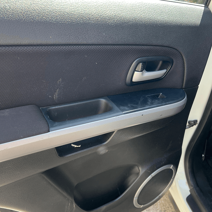 SUZUKI GRAND NOMADE GLX SPORT 2.4 / AÑO 2018 / 49.000KM / 4X2 / MECANICA / BENCINA 9