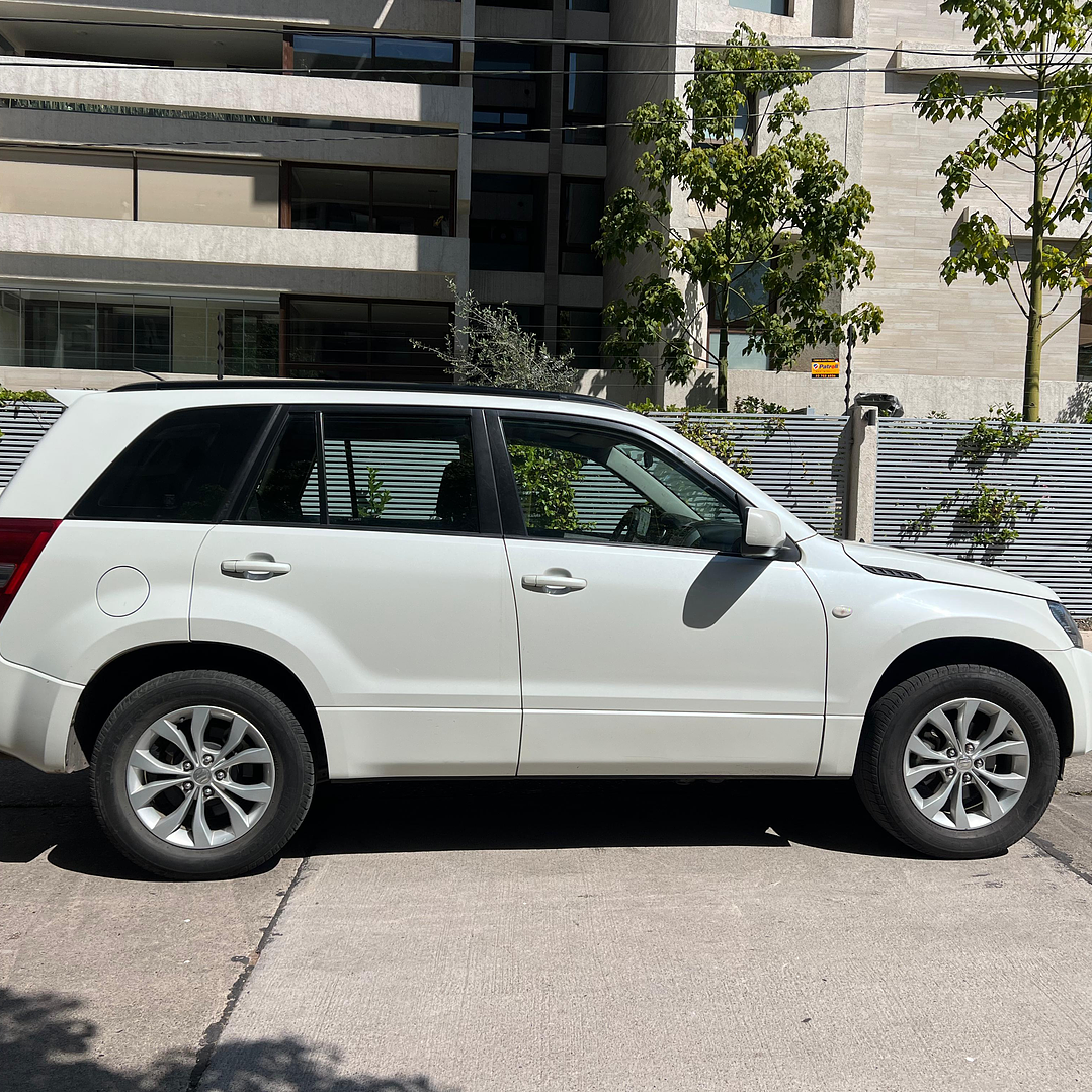 SUZUKI GRAND NOMADE GLX SPORT 2.4 / AÑO 2018 / 49.000KM / 4X2 / MECANICA / BENCINA 8