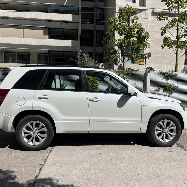 SUZUKI GRAND NOMADE GLX SPORT 2.4 / AÑO 2018 / 49.000KM / 4X2 / MECANICA / BENCINA 8