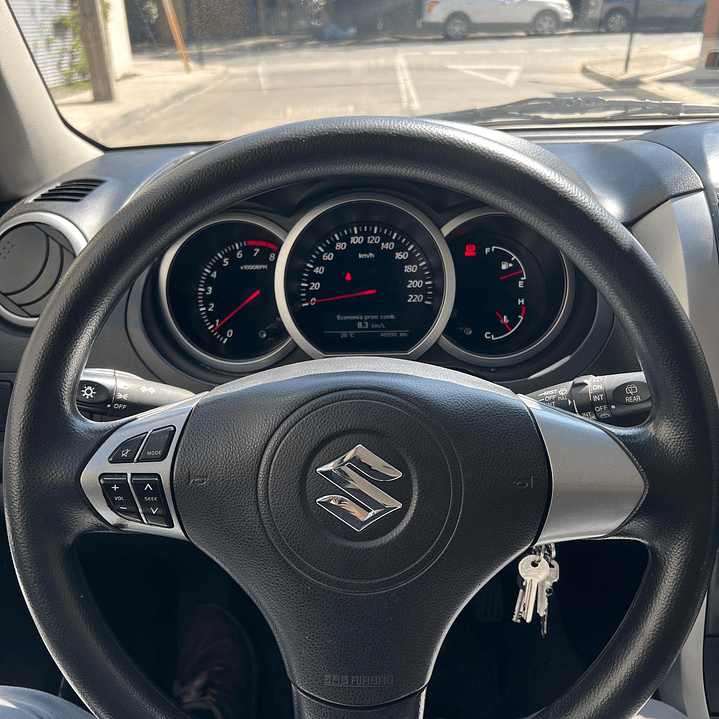 SUZUKI GRAND NOMADE GLX SPORT 2.4 / AÑO 2018 / 49.000KM / 4X2 / MECANICA / BENCINA 12