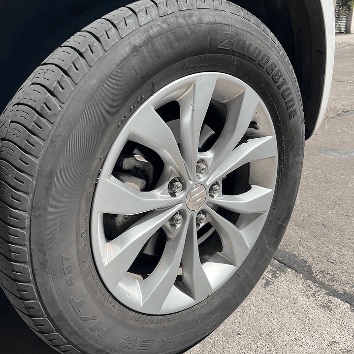 SUZUKI GRAND NOMADE GLX SPORT 2.4 / AÑO 2018 / 49.000KM / 4X2 / MECANICA / BENCINA 13