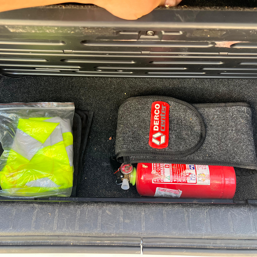 SUZUKI GRAND NOMADE GLX SPORT 2.4 / AÑO 2018 / 49.000KM / 4X2 / MECANICA / BENCINA 15