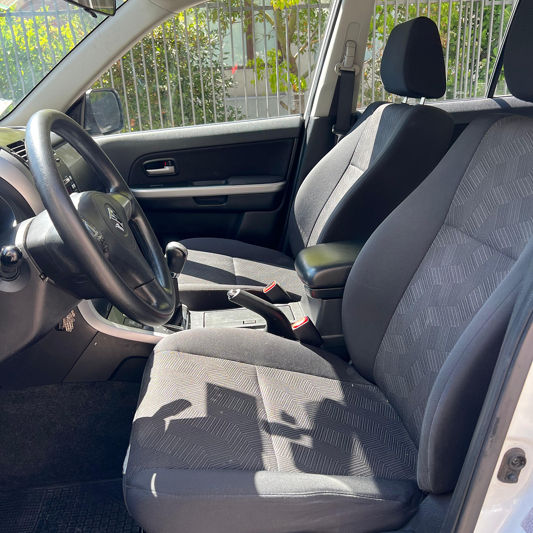 SUZUKI GRAND NOMADE GLX SPORT 2.4 / AÑO 2018 / 49.000KM / 4X2 / MECANICA / BENCINA 19