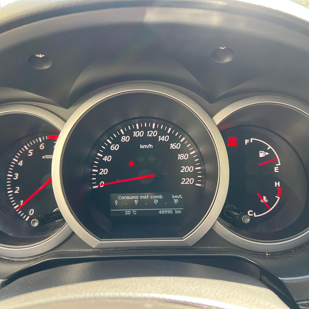 SUZUKI GRAND NOMADE GLX SPORT 2.4 / AÑO 2018 / 49.000KM / 4X2 / MECANICA / BENCINA 22