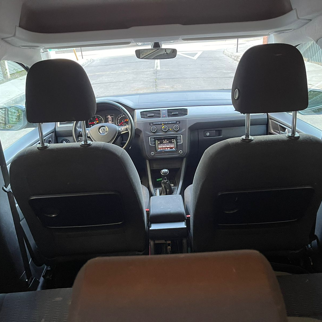 VOLKSWAGEN CADDY COMFORTLINE 1.6 / AÑO 2017 / 106.000KM / 4X2 / MECANICA / DIESEL 13