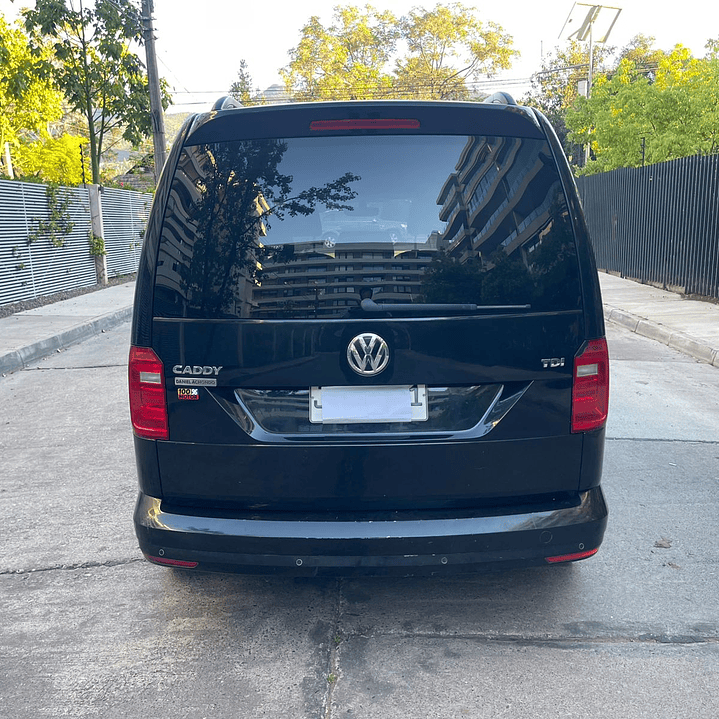 VOLKSWAGEN CADDY COMFORTLINE 1.6 / AÑO 2017 / 106.000KM / 4X2 / MECANICA / DIESEL 5