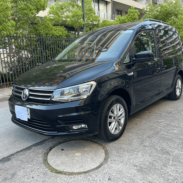 VOLKSWAGEN CADDY COMFORTLINE 1.6 / AÑO 2017 / 106.000KM / 4X2 / MECANICA / DIESEL 2