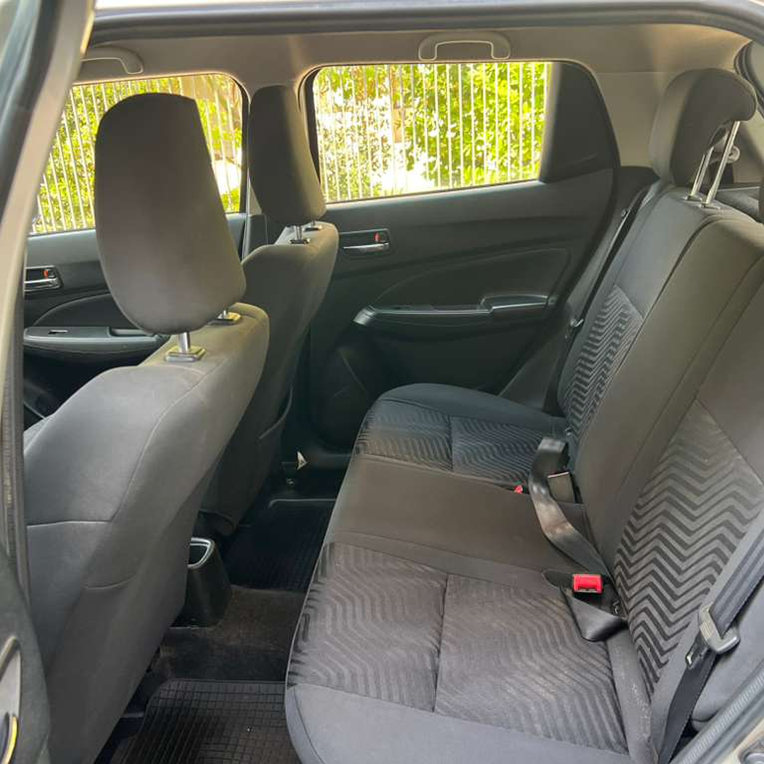 SUZUKI SWIFT 1.2 GL / AÑO 2022 / 127.700KM / 4X2 / MECANICO / BENCINA 10