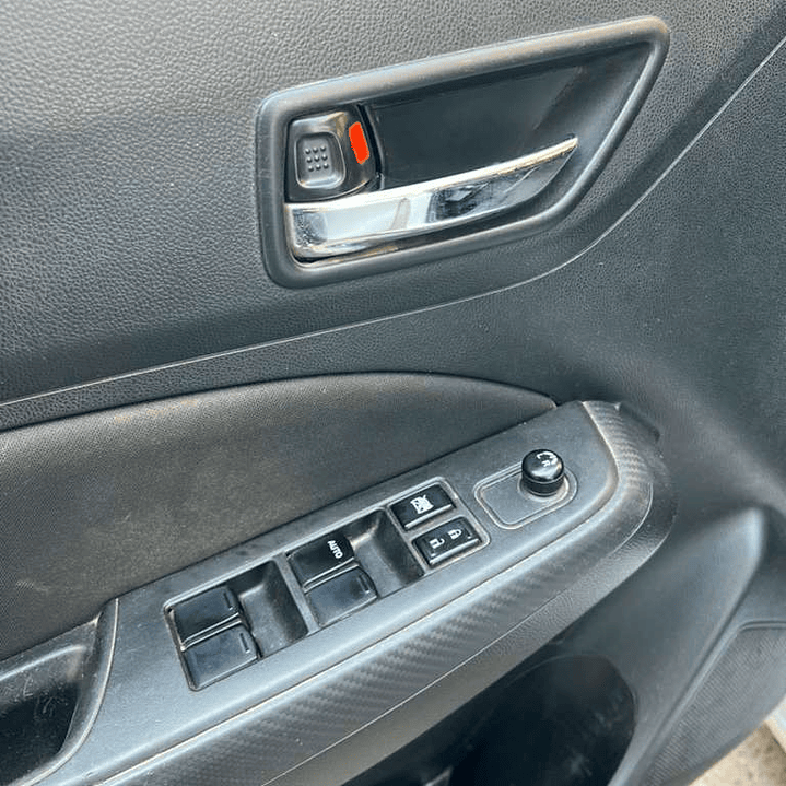 SUZUKI SWIFT 1.2 GL / AÑO 2022 / 127.700KM / 4X2 / MECANICO / BENCINA 12