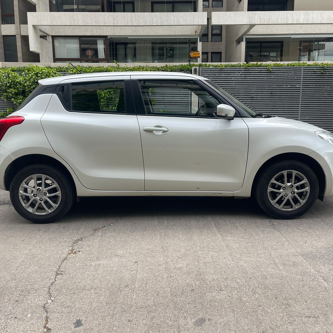 SUZUKI SWIFT 1.2 GL / AÑO 2022 / 128.000KM / 4X2 / MECANICO / BENCINA 8