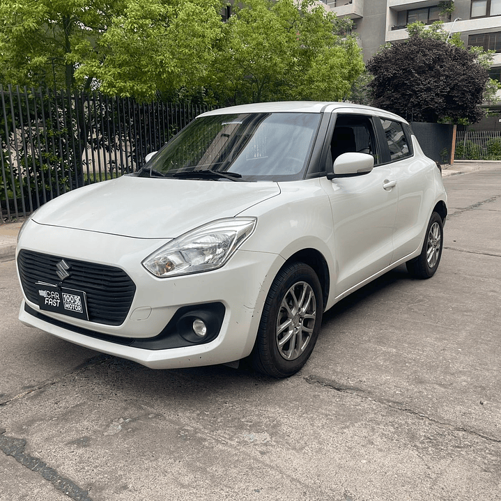 SUZUKI SWIFT 1.2 GL / AÑO 2022 / 128.000KM / 4X2 / MECANICO / BENCINA 3