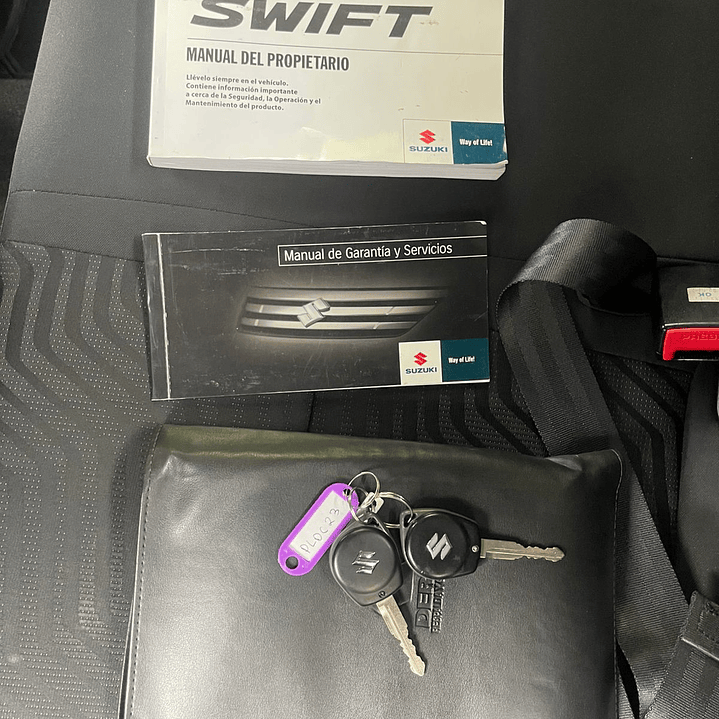 SUZUKI SWIFT 1.2 GL / AÑO 2022 / 128.000KM / 4X2 / MECANICO / BENCINA 10