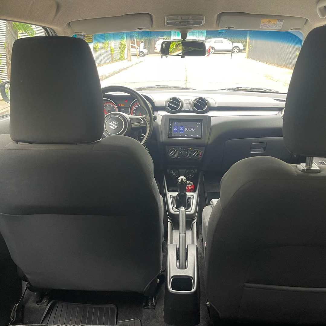 SUZUKI SWIFT 1.2 GL / AÑO 2022 / 128.000KM / 4X2 / MECANICO / BENCINA 11