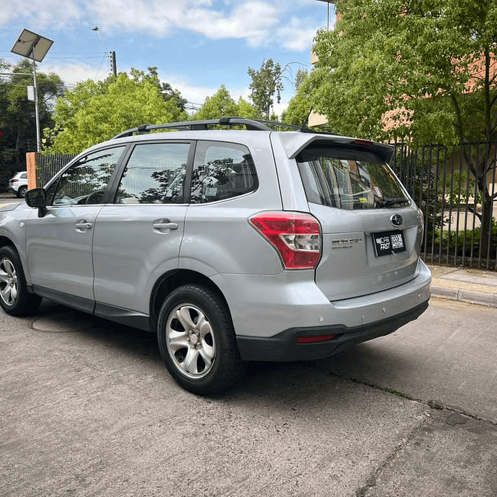 SUBARU ALL NEW FORESTER X  / AÑO 2013 / 110.000KM / 4X4 / AUTOMATICA / BENCINA 5