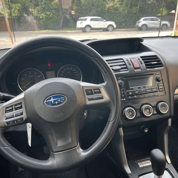 SUBARU ALL NEW FORESTER X  / AÑO 2013 / 110.000KM / 4X4 / AUTOMATICA / BENCINA 11