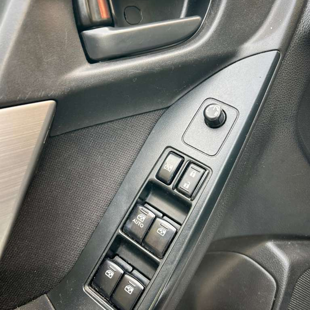 SUBARU ALL NEW FORESTER X  / AÑO 2013 / 110.000KM / 4X4 / AUTOMATICA / BENCINA 12