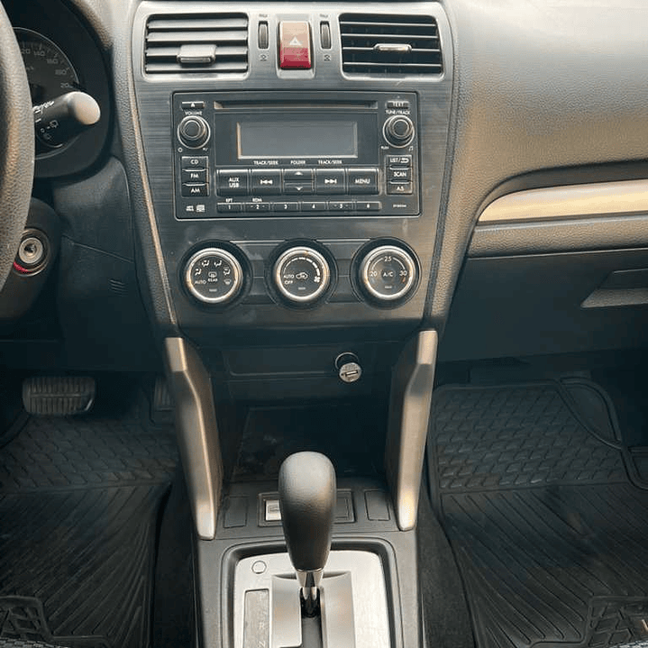 SUBARU ALL NEW FORESTER X  / AÑO 2013 / 110.000KM / 4X4 / AUTOMATICA / BENCINA 13