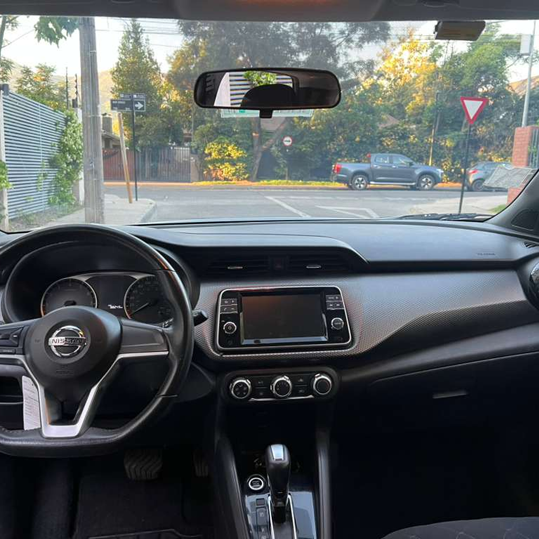 NISSAN KICKS ADVANCE / AÑO 2018 / 98000KM / 4X2 / AUTOMATICA / BENCINA 9