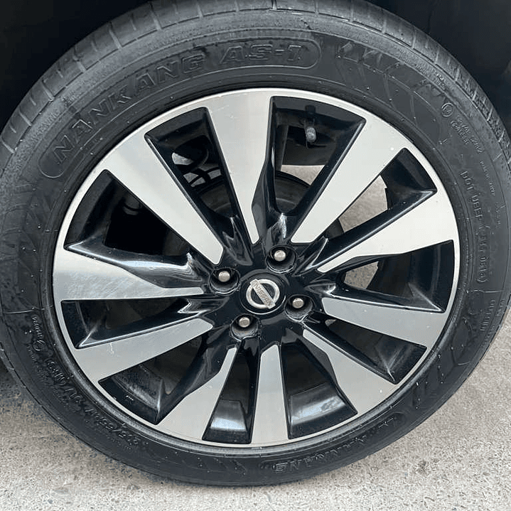 NISSAN KICKS ADVANCE / AÑO 2018 / 98000KM / 4X2 / AUTOMATICA / BENCINA 19