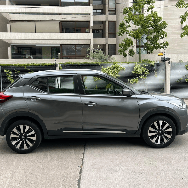 NISSAN KICKS ADVANCE / AÑO 2017 / 86000KM / 4X2 / AUTOMATICA / BENCINA 8
